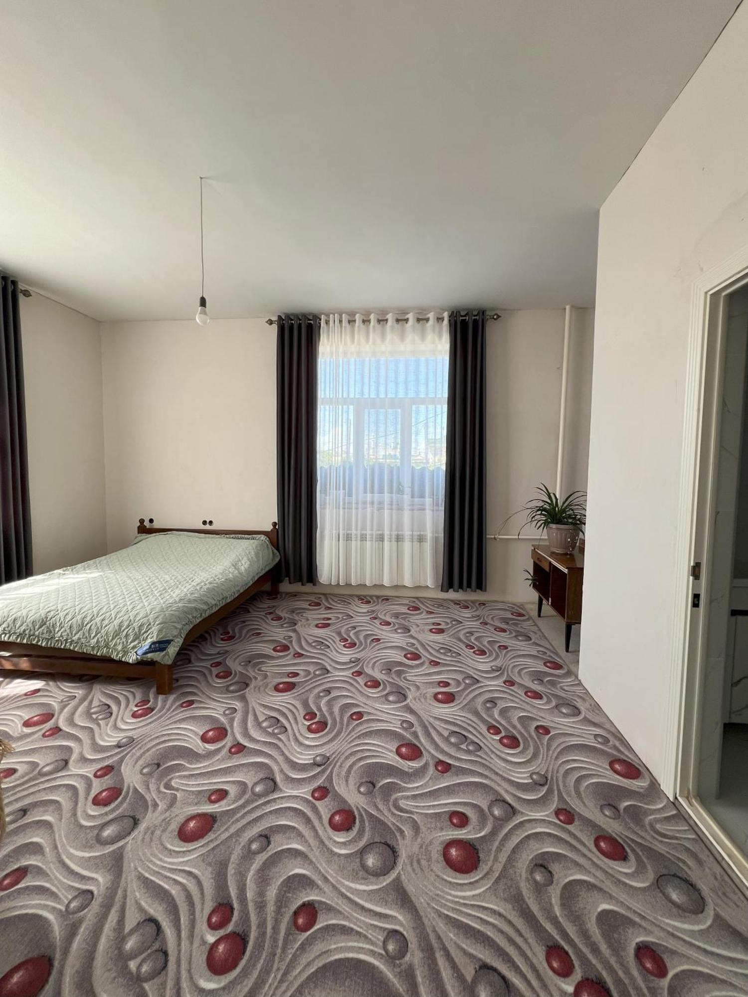 Emir Guest House In Karakol Eksteriør bilde
